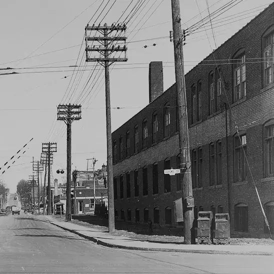 Dufferin Street at Dupont, March 1950. An acorn sign is visible on the pole at right.