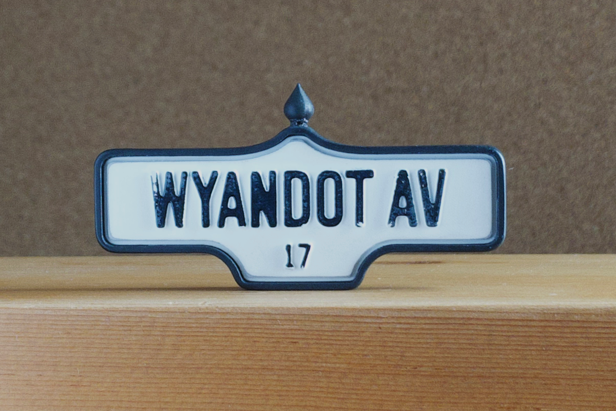 Back view of Wyandot Av. # 17 - Weathered Finish, miniature replica Toronto acorn street sign